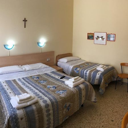 Hotel Casa Diomira リド・ディ・カマイオーレ エクステリア 写真