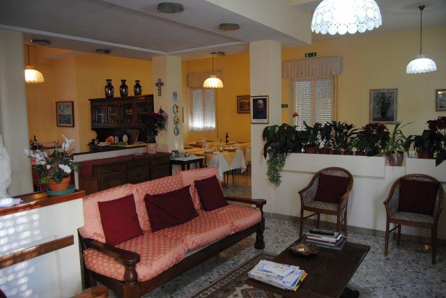 Hotel Casa Diomira リド・ディ・カマイオーレ エクステリア 写真